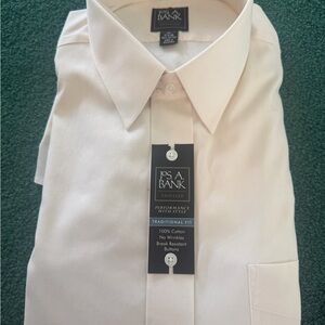 Jos. A. Bank Men's Traditional Fit Dress Shirt in bone. New w tags